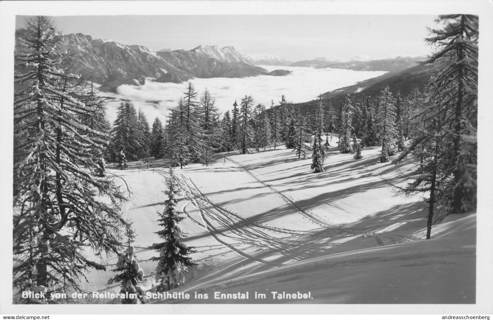 Blick Von Der Reiteralm Schihütte Ins Ennstal Im Talnebel - Schladming