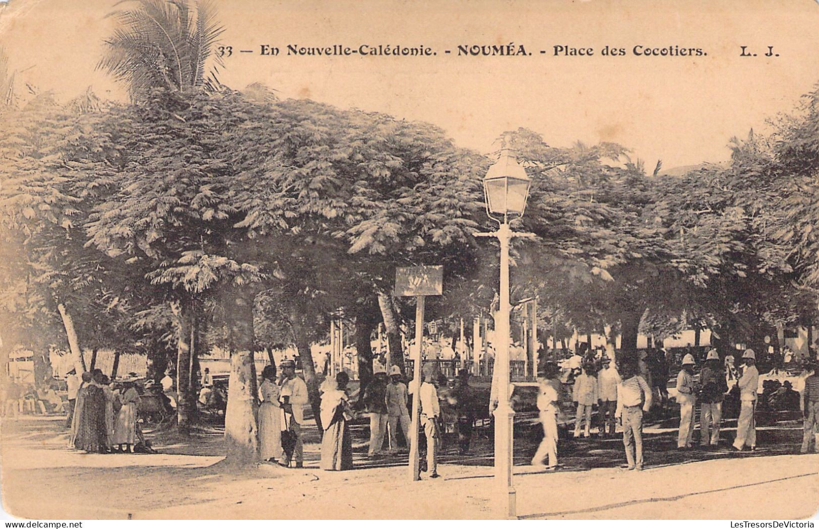 Nouvelle Calédonie  - Noumea - Place Des Cocotiers - Animé - Carte Postale Ancienne - Nieuw-Caledonië