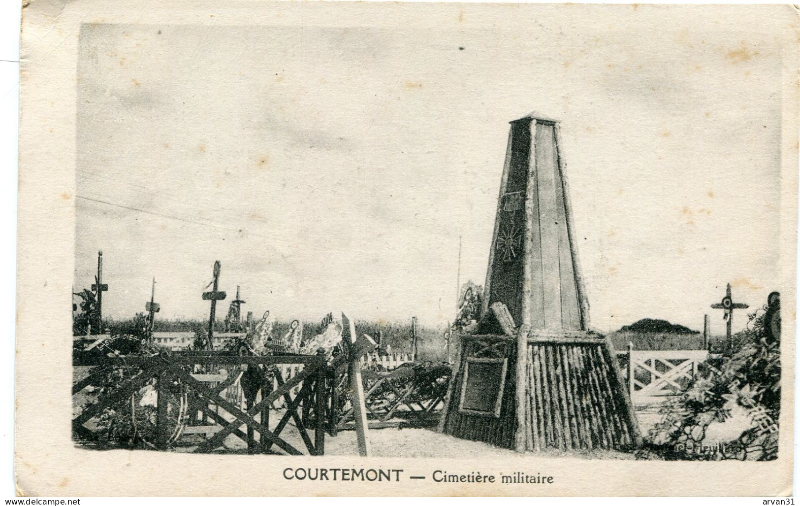 COURTEMONT (51) - CIMETIERE MILITAIRE - CLICHE RARE - - Cementerios De Los Caídos De Guerra