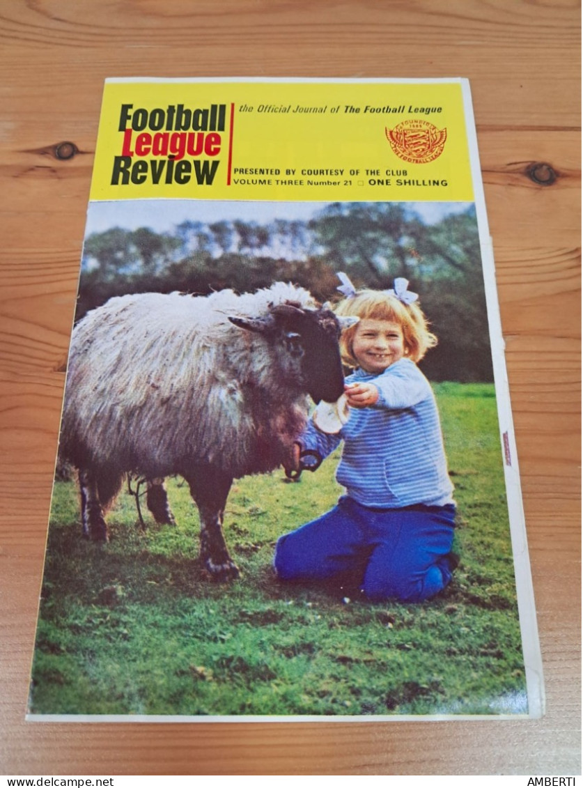 Football League Review Poster Leeds Utd  1968/69 - Sport