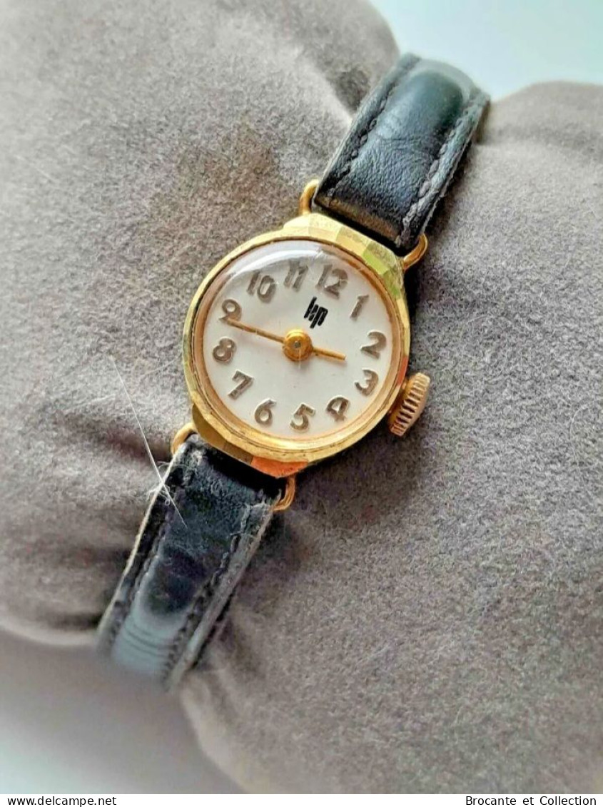 Petite Petite Montre Ancienne - Vintage - Femme - Plaqué OR - Lip - Horloge: Antiek