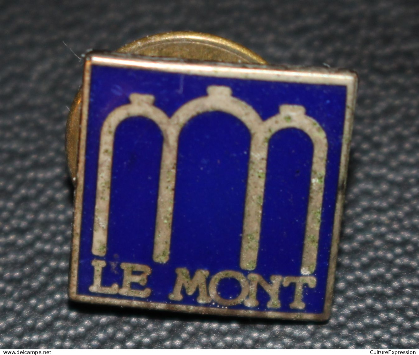 Lot De 5 Pin's Différents (rose Dorée, ND De La Salette, Hankook, Mont-St-Michel...) - Lotes