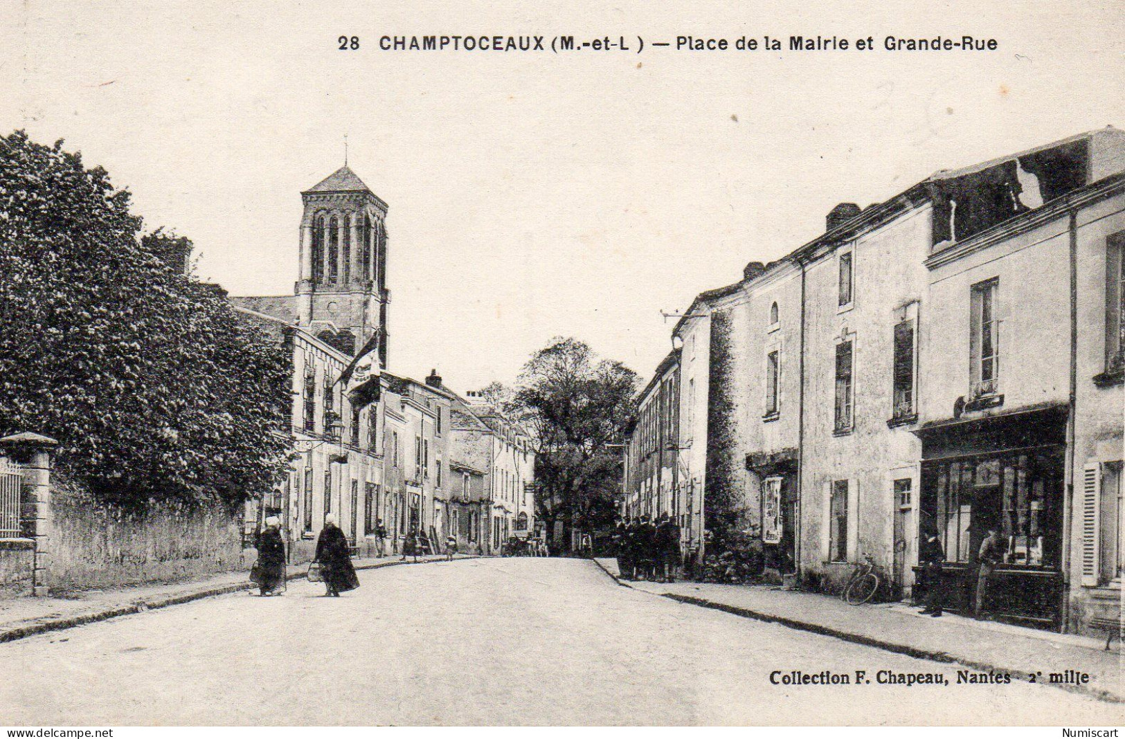 Champtoceaux Animée Place De La Mairie Grande Rue Commerce - Champtoceaux