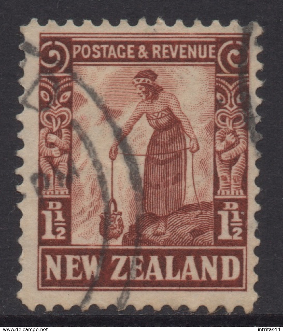 NEW ZEALAND 1935 PICTORIALS  " 1.1/2d MAORI " STAMP VFU. - Used Stamps