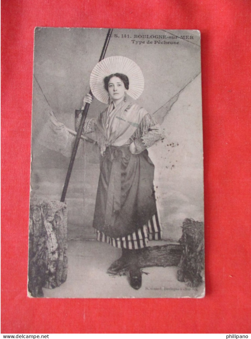 Female Costume.  Old BOULOGNE-R-SEA Type Fisherwoman Fishing Folklore   France.   Ref 6332 - Europe