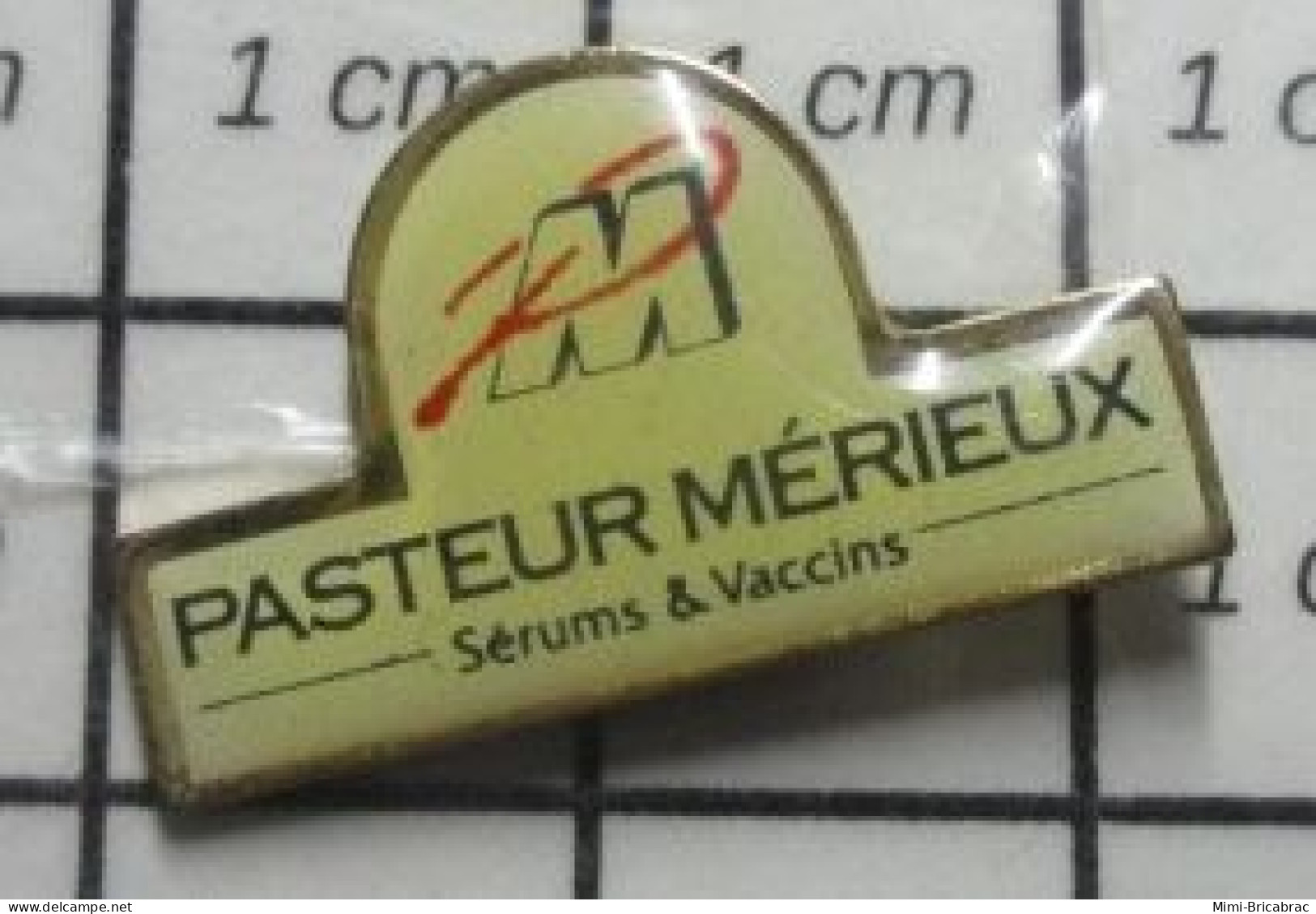 713L  Pin's Pins / Beau Et Rare / MEDICAL / PASTEUR MERIEUX SERUMS ET VACCINS .. - Medical