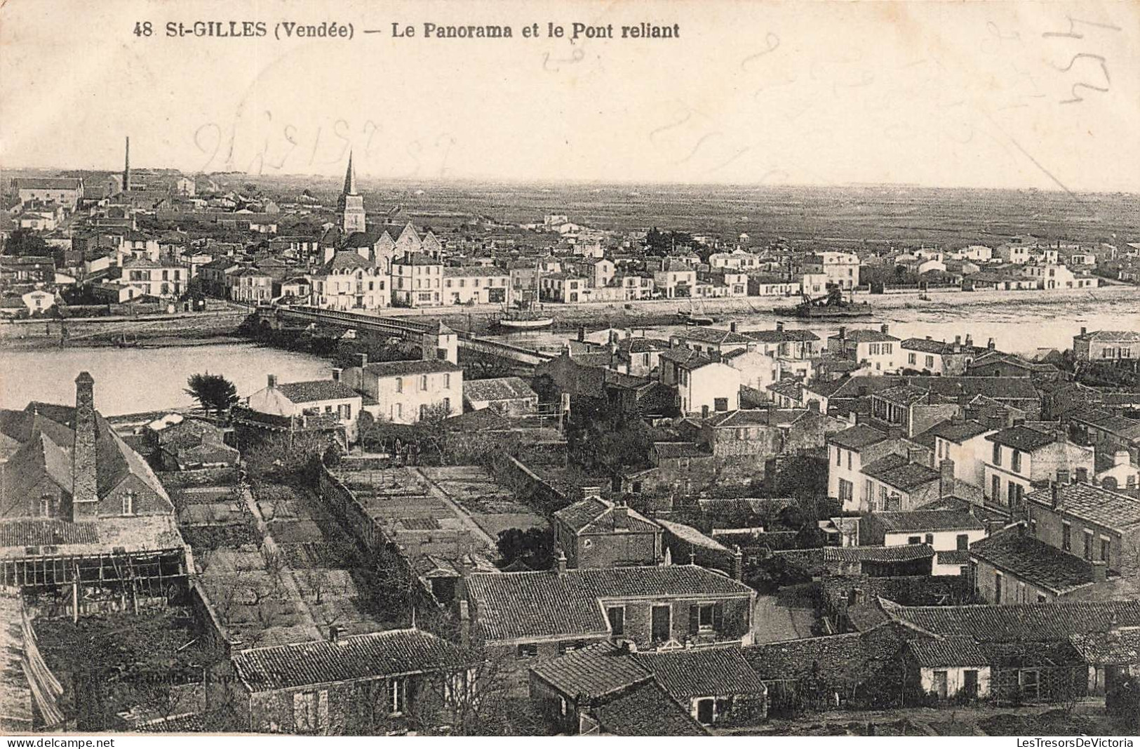 FRANCE - Saint Gilles - Panorama De La Ville Et Le Pont Reliant - Carte Postale Ancienne - Saint Gilles Croix De Vie