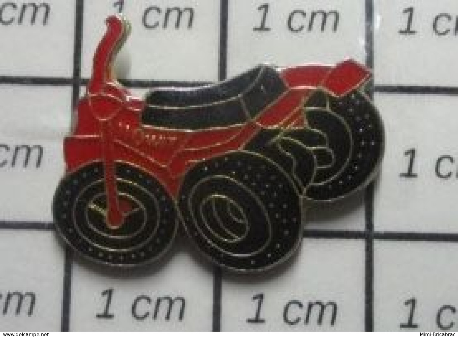 721 Pin's Pins / Beau Et Rare : TRANSPORTS : QUAD ROUGE ET NOIR - Transports