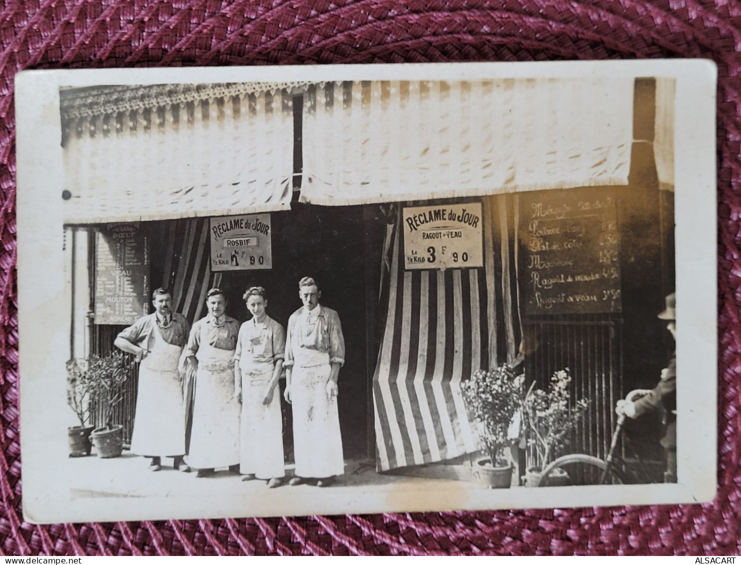 Carte Photo , 4 Bouchers Devant Leur Boucherie , à Situer - Shopkeepers