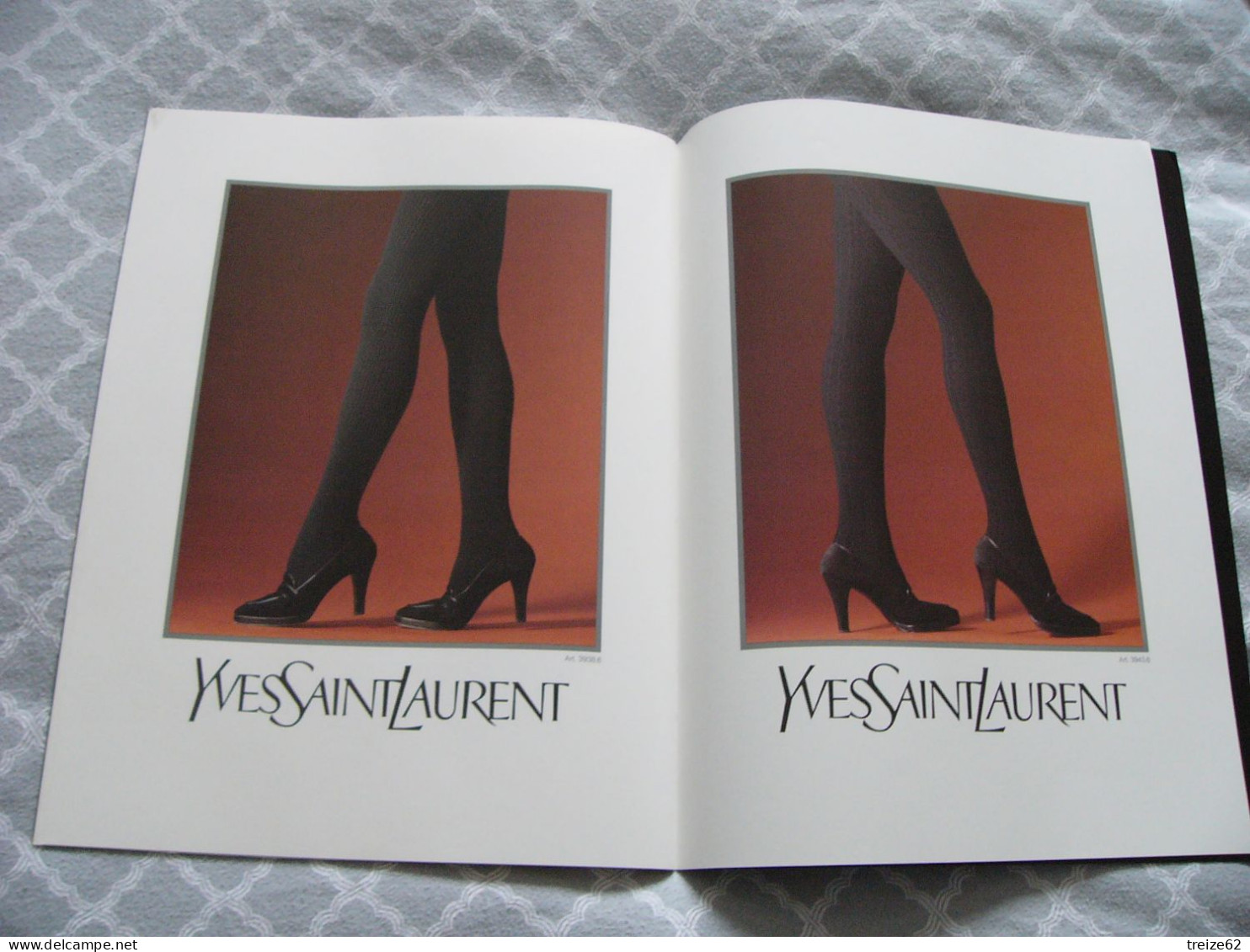 2 Grands Livrets YVES SAINT LAURENT 1993 1994 Bas Et Collants Concept Modèles ++ - Mode