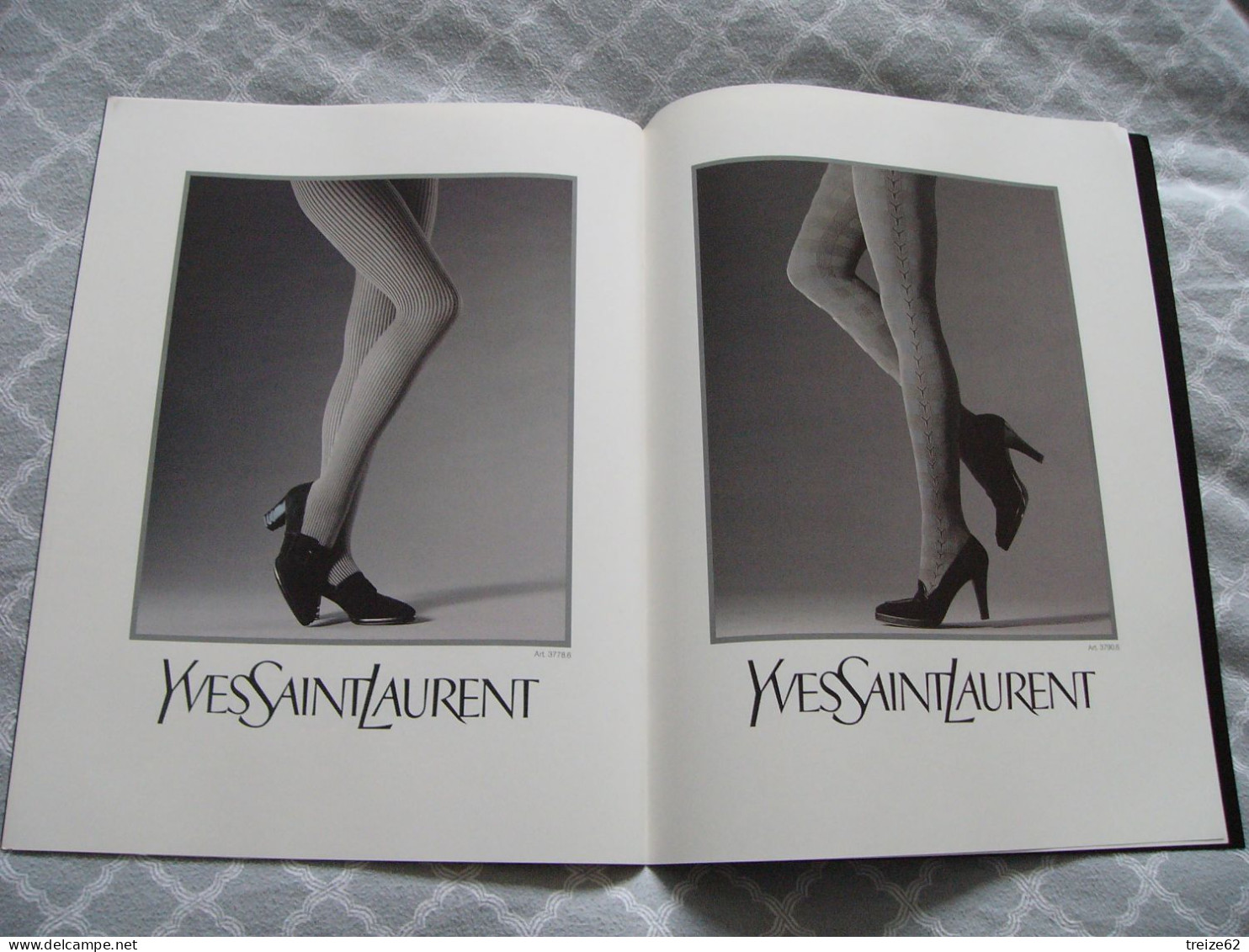 2 grands livrets YVES SAINT LAURENT 1993 1994 Bas et Collants Concept modèles ++