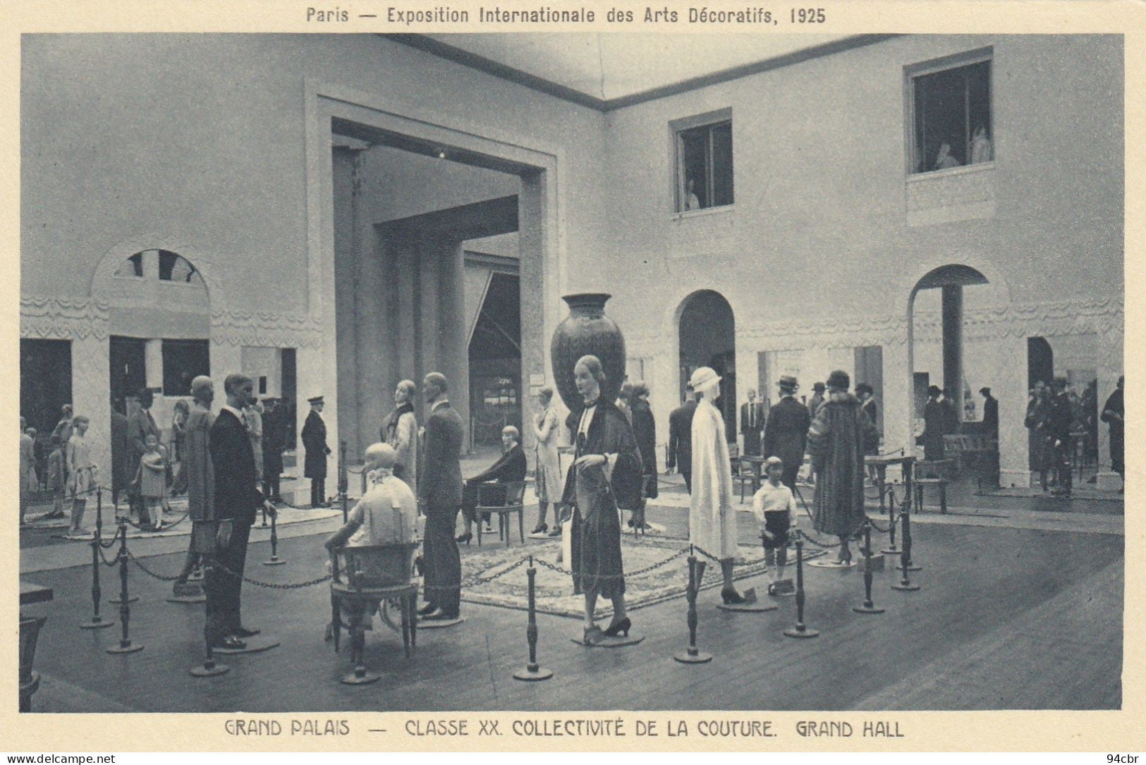 CPA (  Exposition ) PARIS Expo Internationale Des Arts Decoratifs 1925 Grand Palais Couture  (b.bur Theme)grand Hall - Expositions