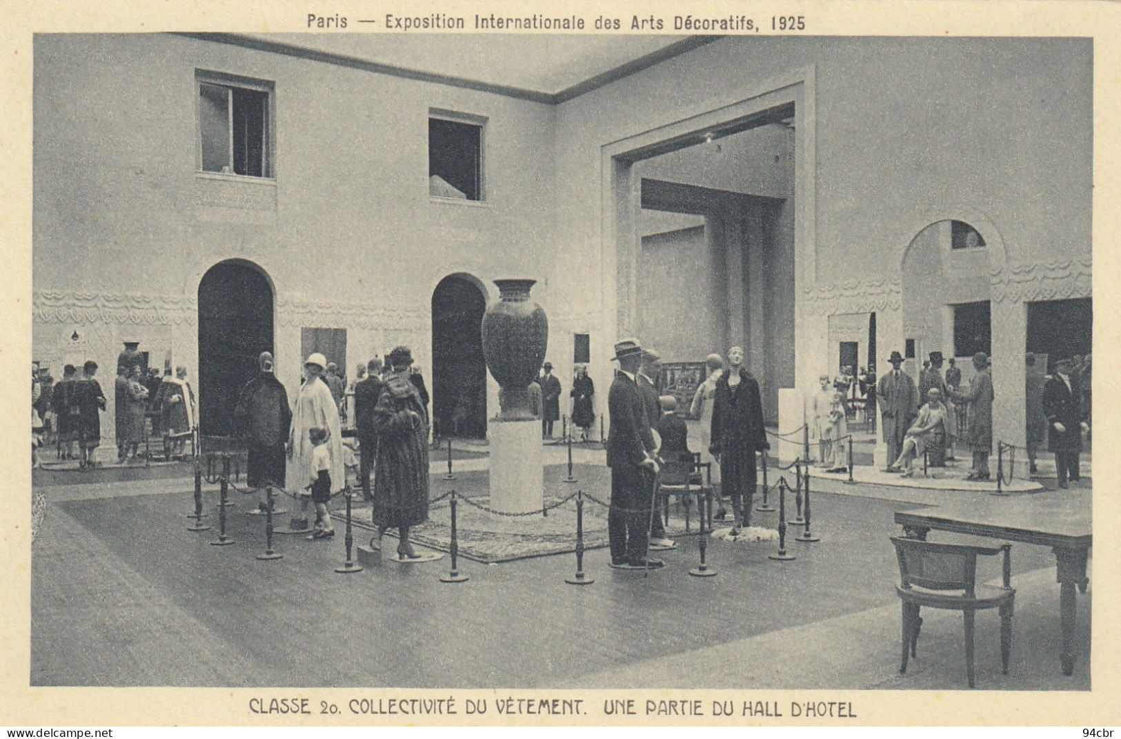 CPA (  Exposition ) PARIS Expo Internationale Des Arts Decoratifs 1925 Grand Palais Couture  (b.bur Theme) Hall D Hotel - Expositions