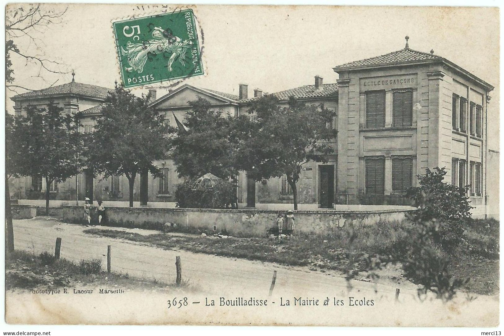 LA BOUILLADISSE (13) – La Mairie & Les Ecoles. Editeur Lacour, N° 3658. - La Bouilladisse