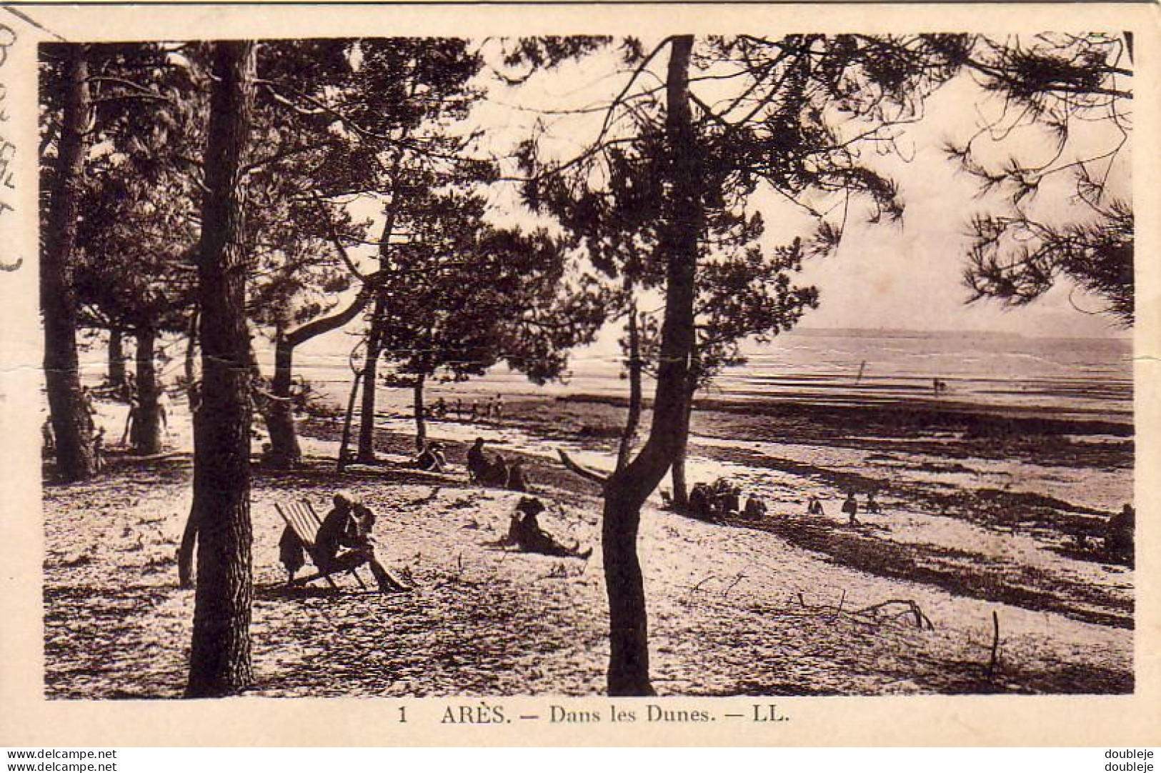 D33  ARÈS  Dans Les Dunes - Arès