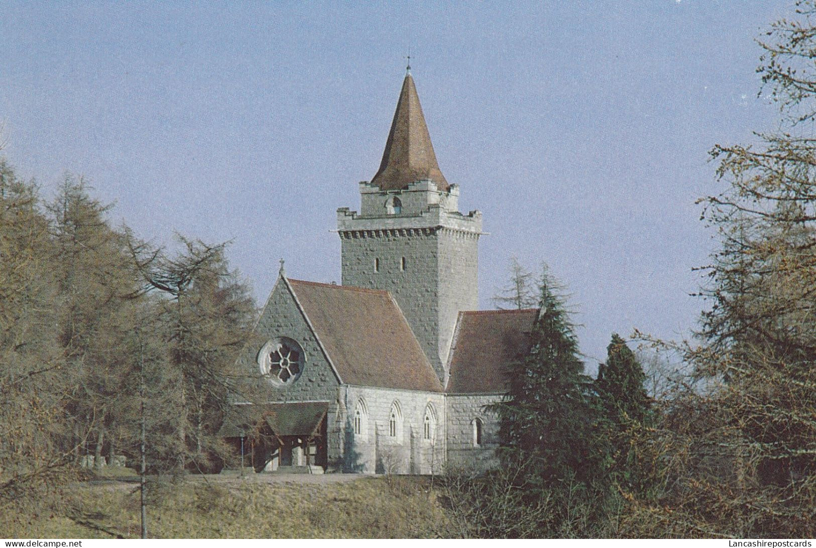 Postcard Crathie Parish Church My Ref B26309 - Aberdeenshire