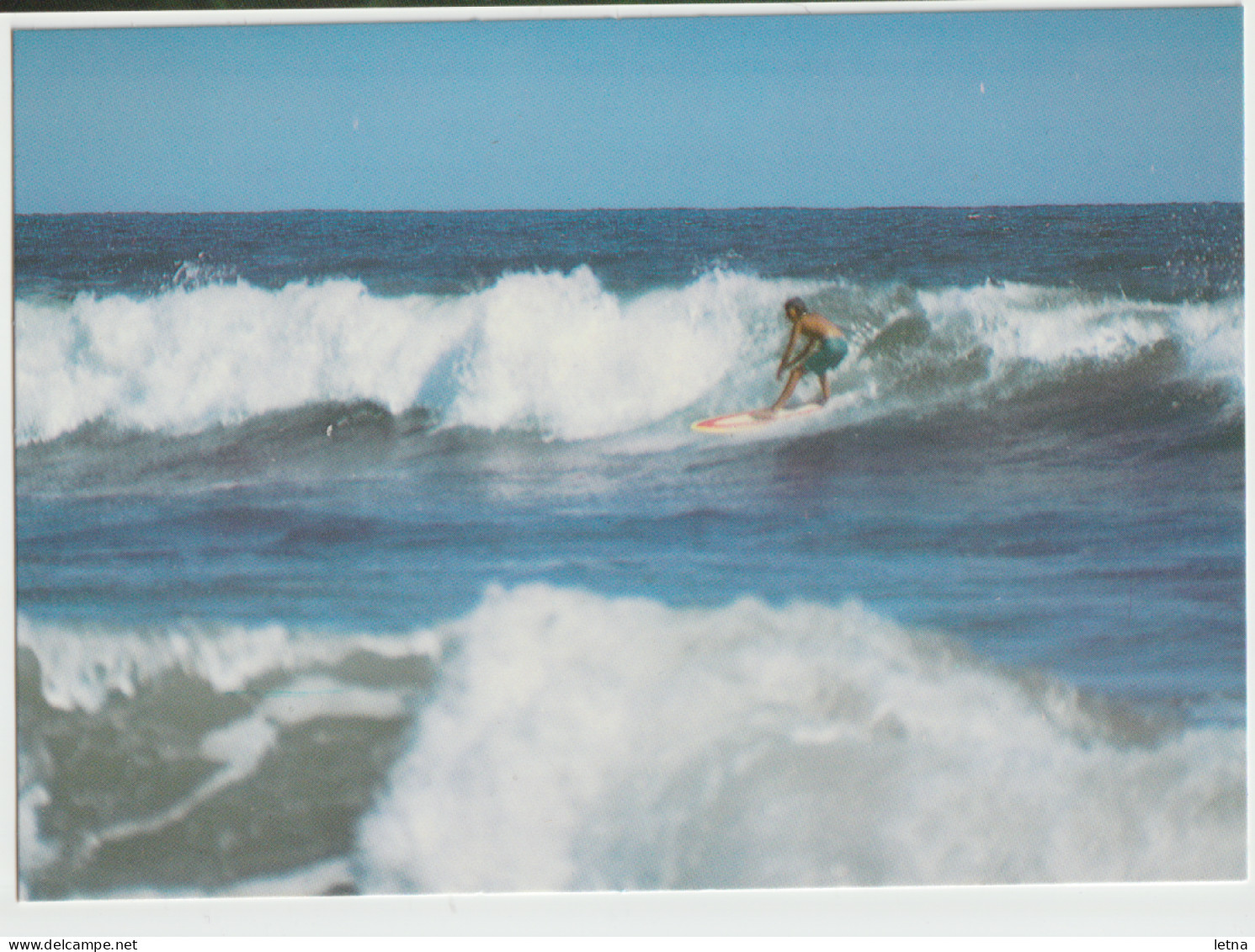 Australia VICTORIA VIC Surf Board Riding Rose Series Colorview No.1520 Postcard C1970s - Andere & Zonder Classificatie