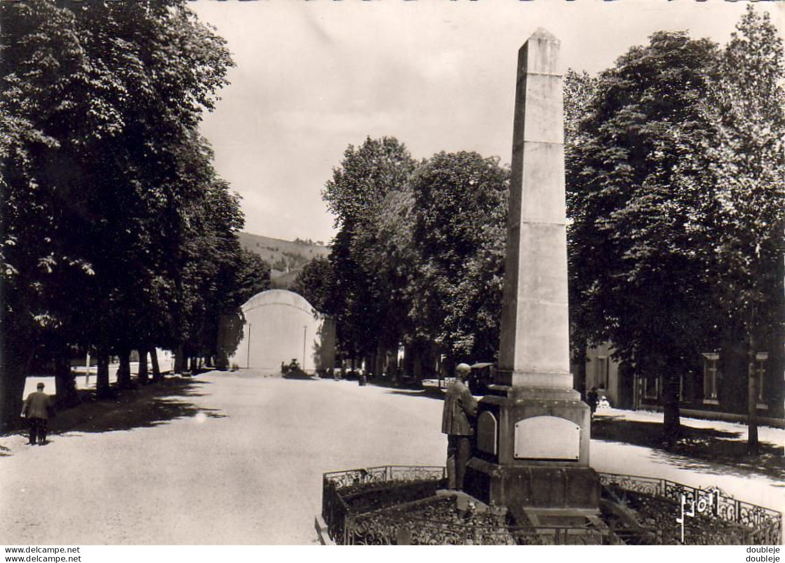 D64  MAULÉON SOULE  Les Allées Monument Aux Morts Et Le Fronton - Mauleon Licharre