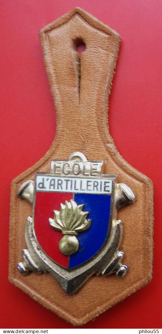 Insigne Pucelle Ecole  D'Artillerie - France