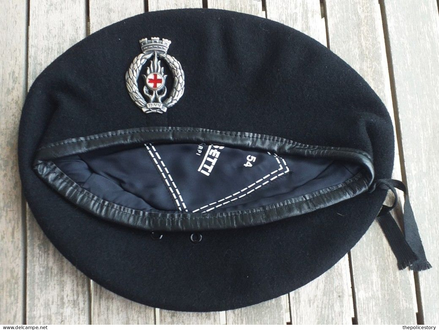 Basco Nero Vintage Infermiere Volontarie Corpo Militare C.R.I. Mai Usato Tg. 54 - Cascos