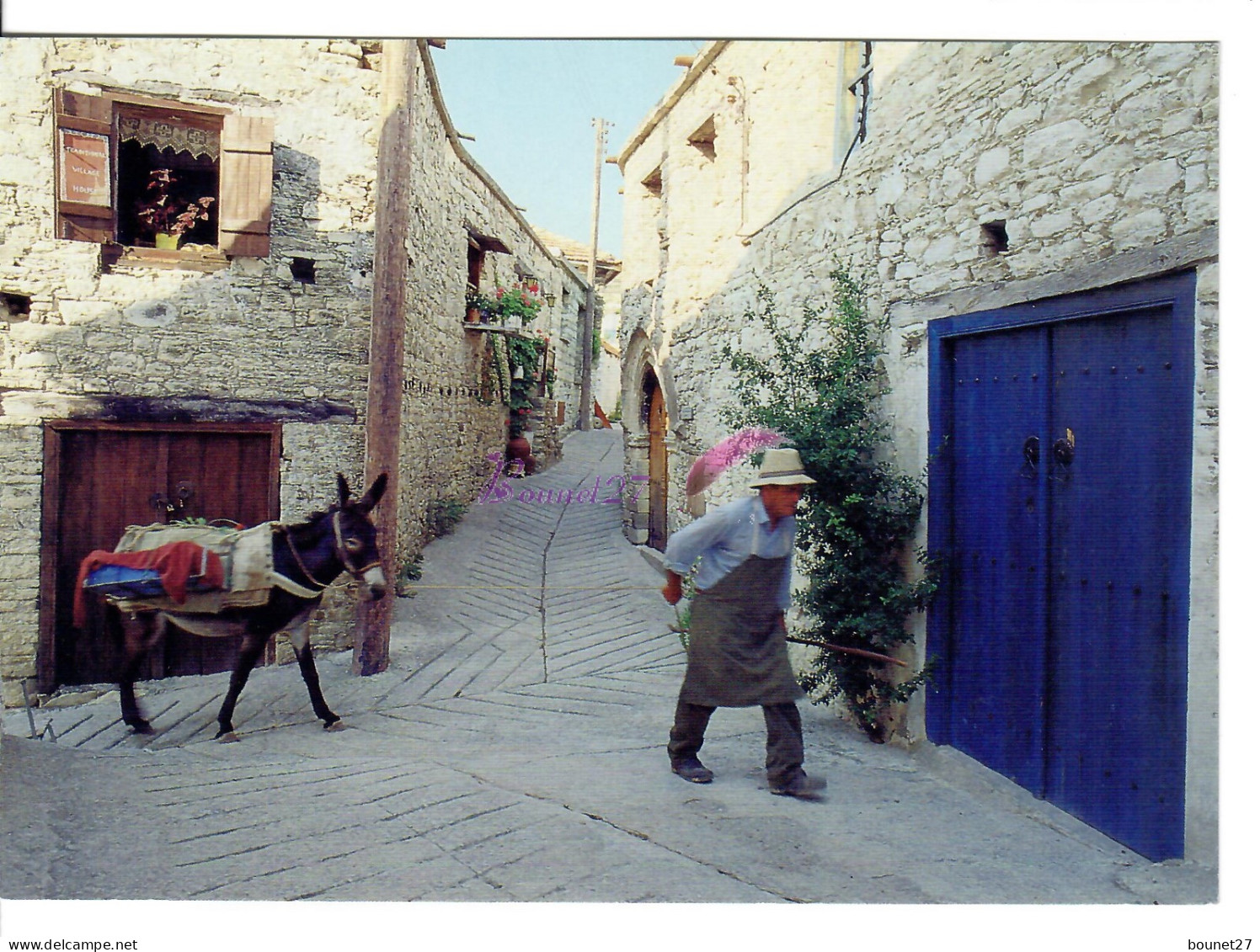 CP CHYPRE CYPRUS - Omodos Village Limassol Un Homme Avec Son Ane Dans La Rue Ass - Zypern