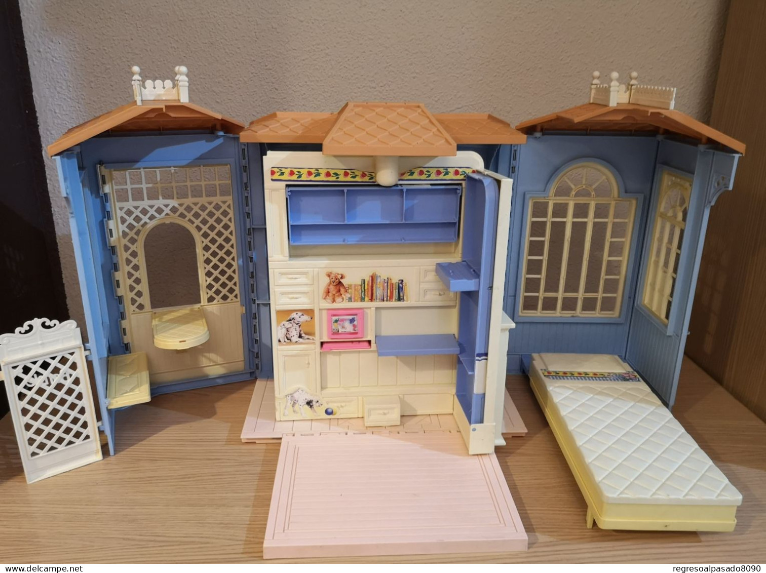 antigua Casa de barbie y sus hermanas mattel del año 1999 Mansión