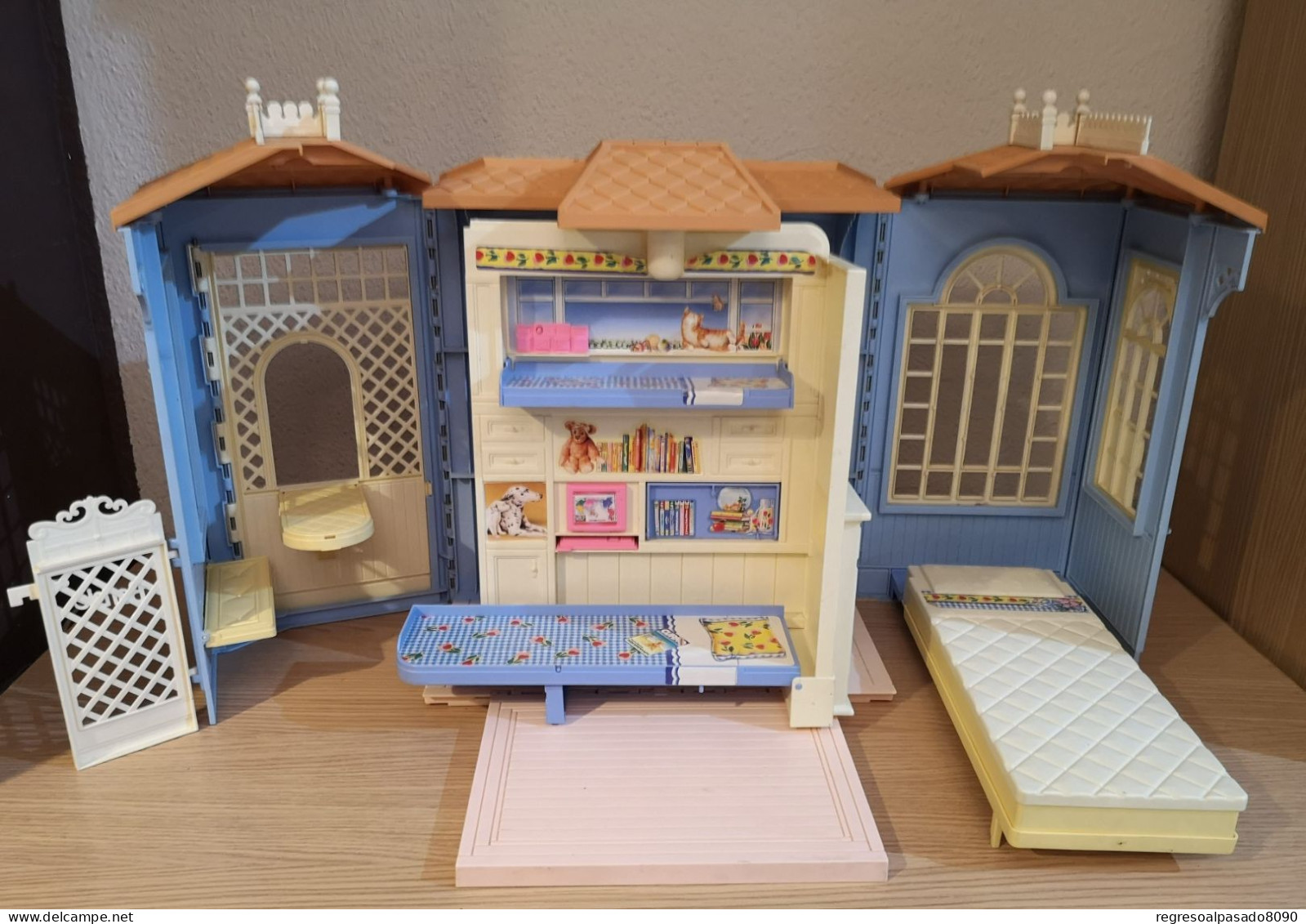 antigua Casa de barbie y sus hermanas mattel del año 1999 Mansión