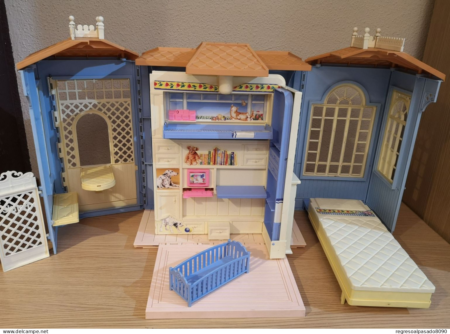 antigua Casa de barbie y sus hermanas mattel del año 1999 Mansión