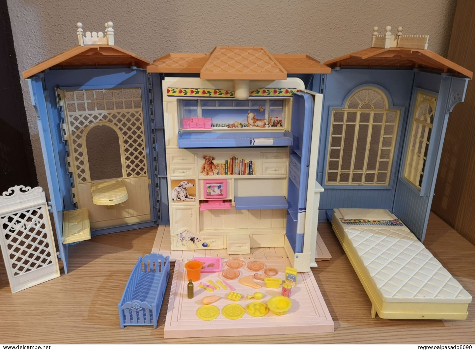 antigua Casa de barbie y sus hermanas mattel del año 1999 Mansión