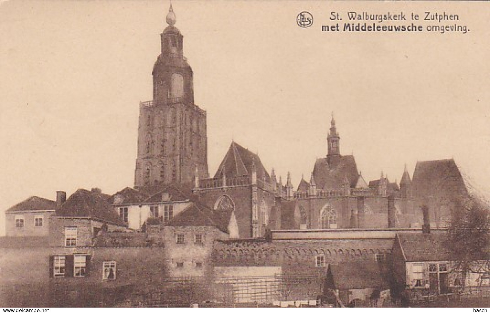 2603631Zutphen, St Walburgskerk Met Middeleeuwsche Omgeving. – 1942. - Zutphen