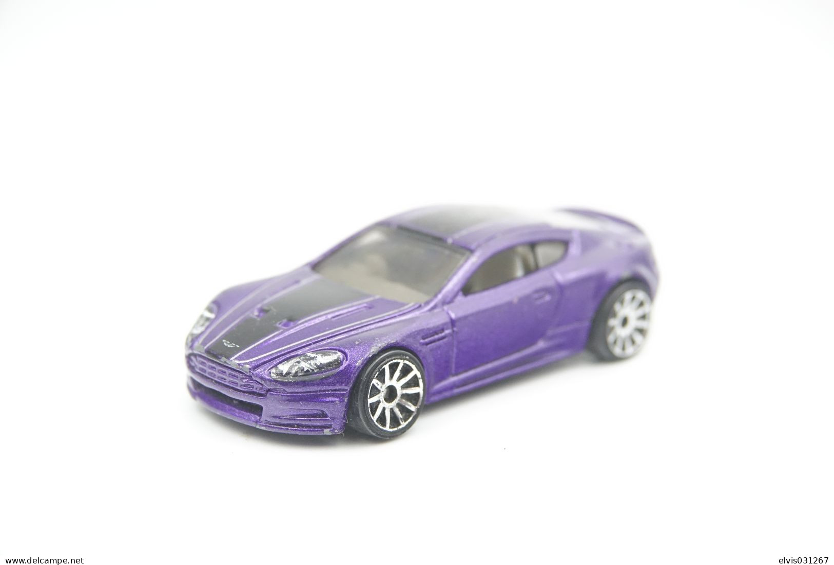 Hot Wheels Mattel 2010 Aston Martin DBS Issued 2017, Scale 1/64 - Matchbox (Lesney)