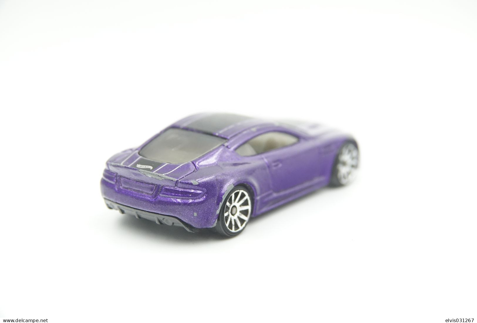 Hot Wheels Mattel 2010 Aston Martin DBS Issued 2017, Scale 1/64 - Matchbox (Lesney)