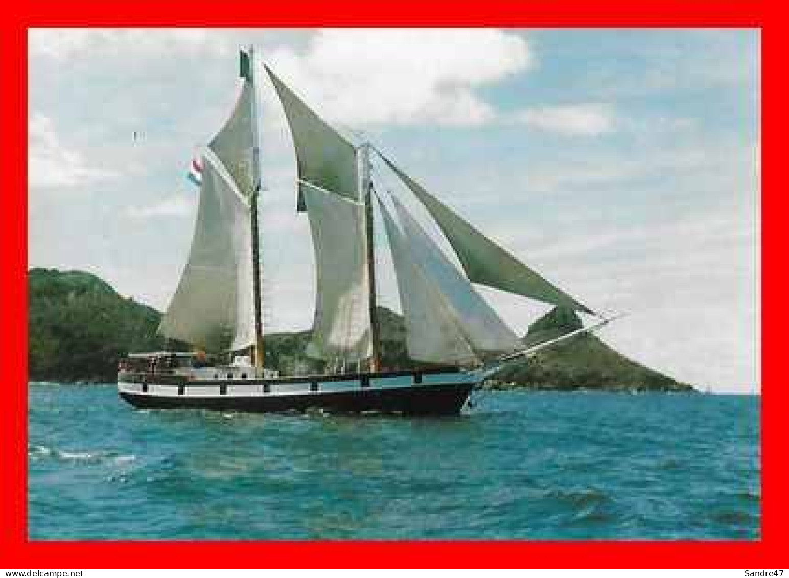 2 CPSM/gf GRAND-CASE ( Saint-Martin-Guadeloupe) Vue Aérienne Sur La Ville / Le Moby Dick..*5971 - Saint Martin