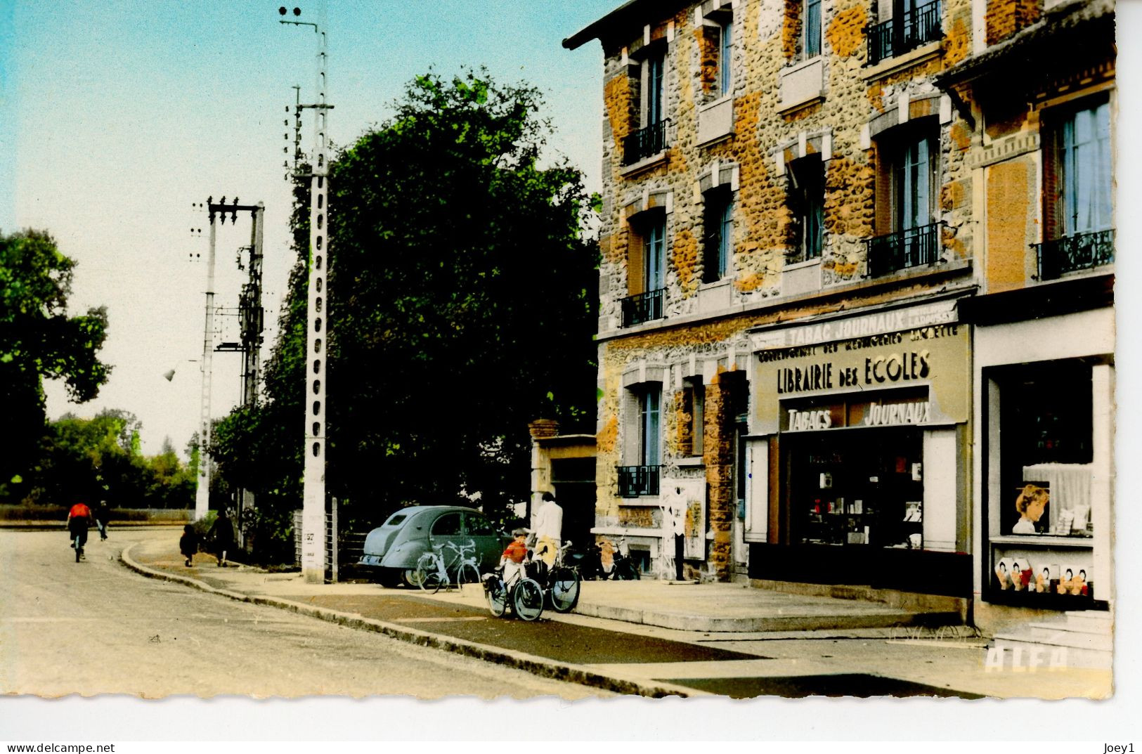 CPSM Ste Geneviève Des Bois Belle Animation Voiture 2cv Et Commerces - Sainte Genevieve Des Bois