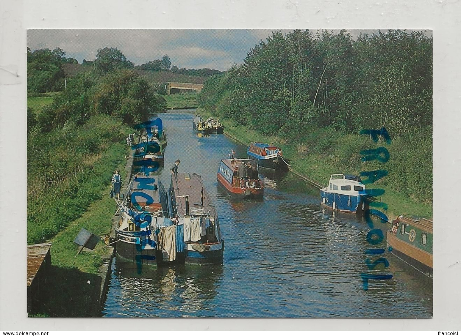 Royaume-Uni.  Narrowboats At Stowe Hill. Grand Union Canal. Lessive - Northamptonshire