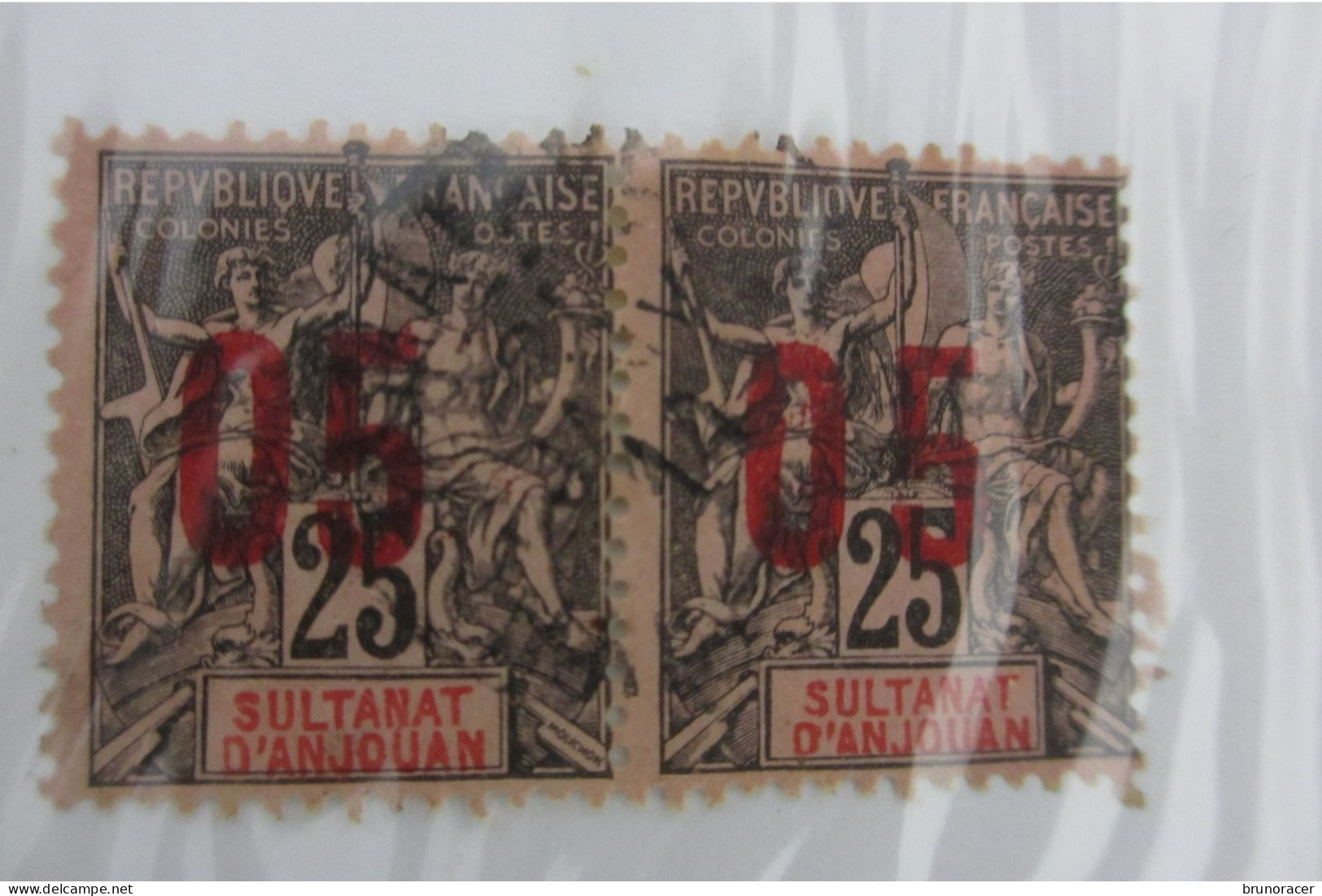 COLONIES ANJOUAN N°24Aa. CHIFFRES ESPACES TENANT A UN NORMAL Oblit. TTB COTE 30 EUROS VOIR SCANS - Unused Stamps