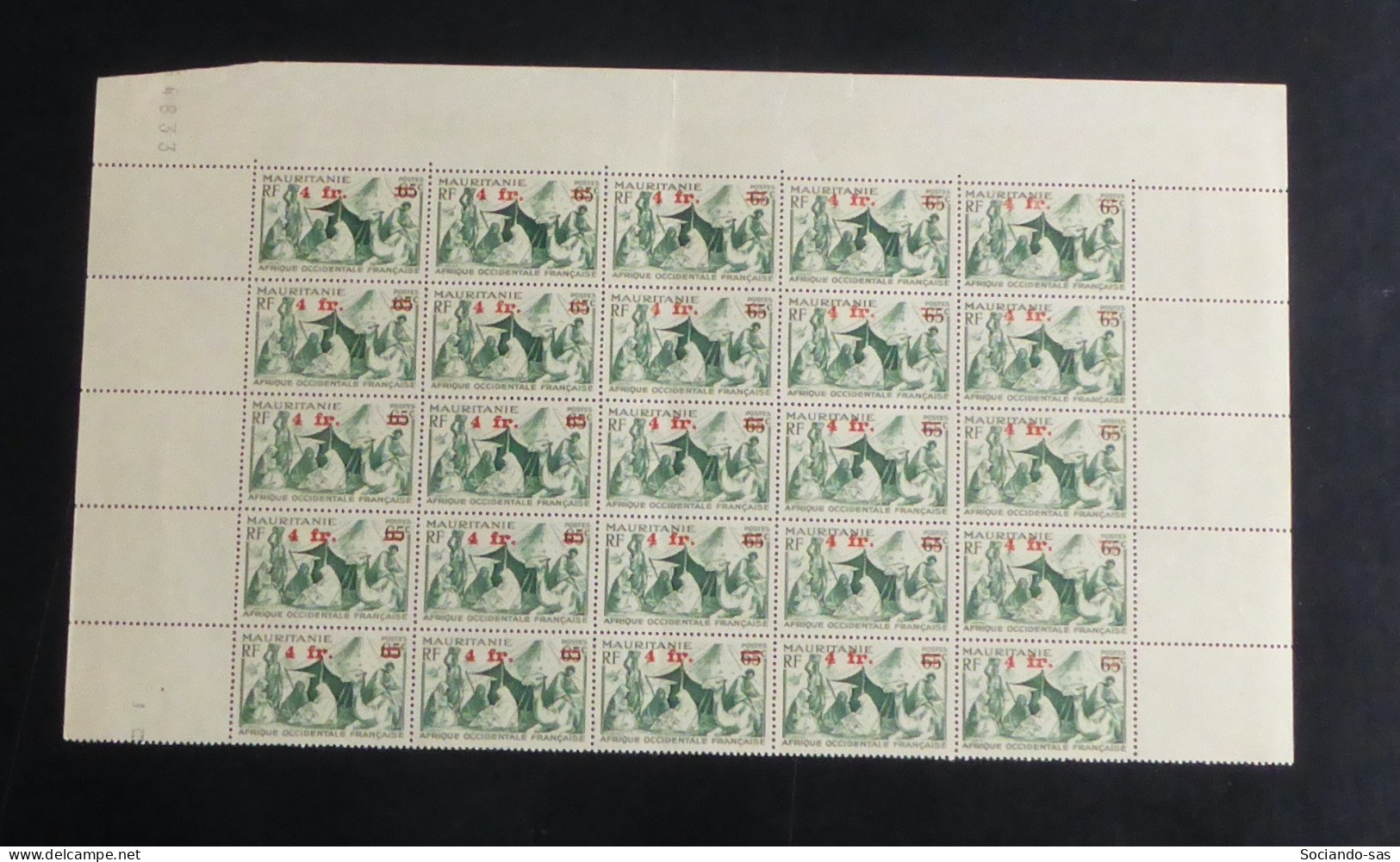 MAURITANIE - 1944 - N°YT. 134 - Nomades 4f Sur 65c Vert - Bloc De 25 Bord De Feuille - Neuf Luxe** / MNH - Neufs