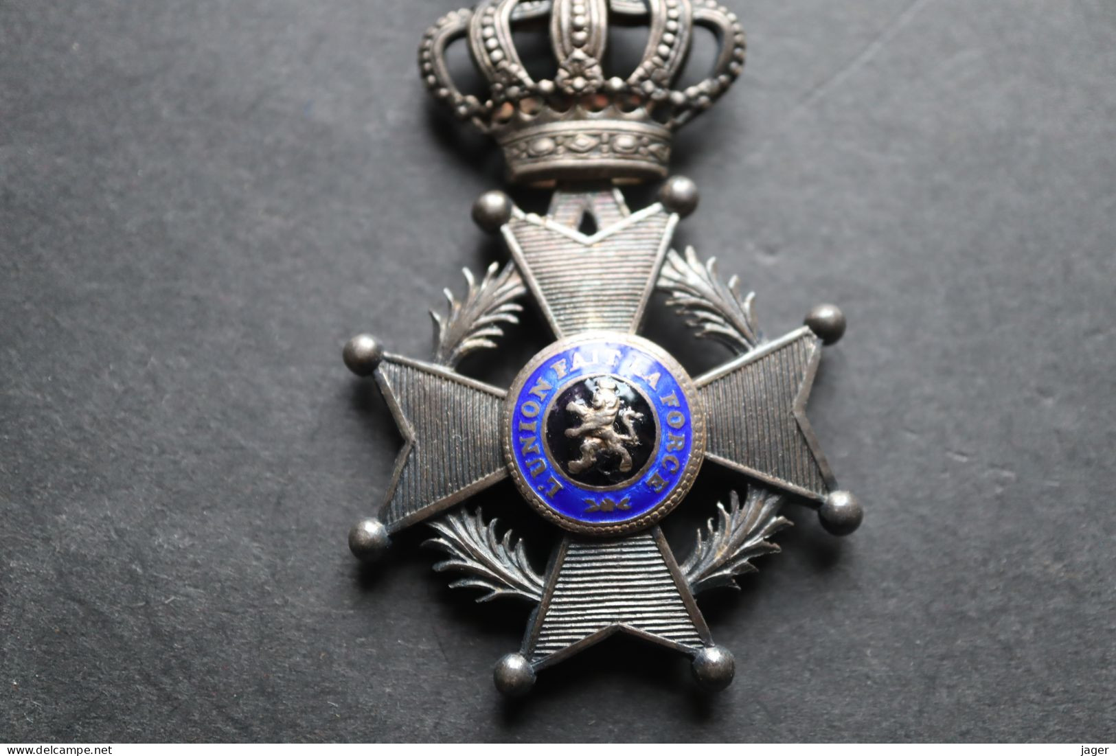 Ordre Médaille BELGIQUE Ordre De Leopold I  Chevalier  Avec Glaives - Belgique