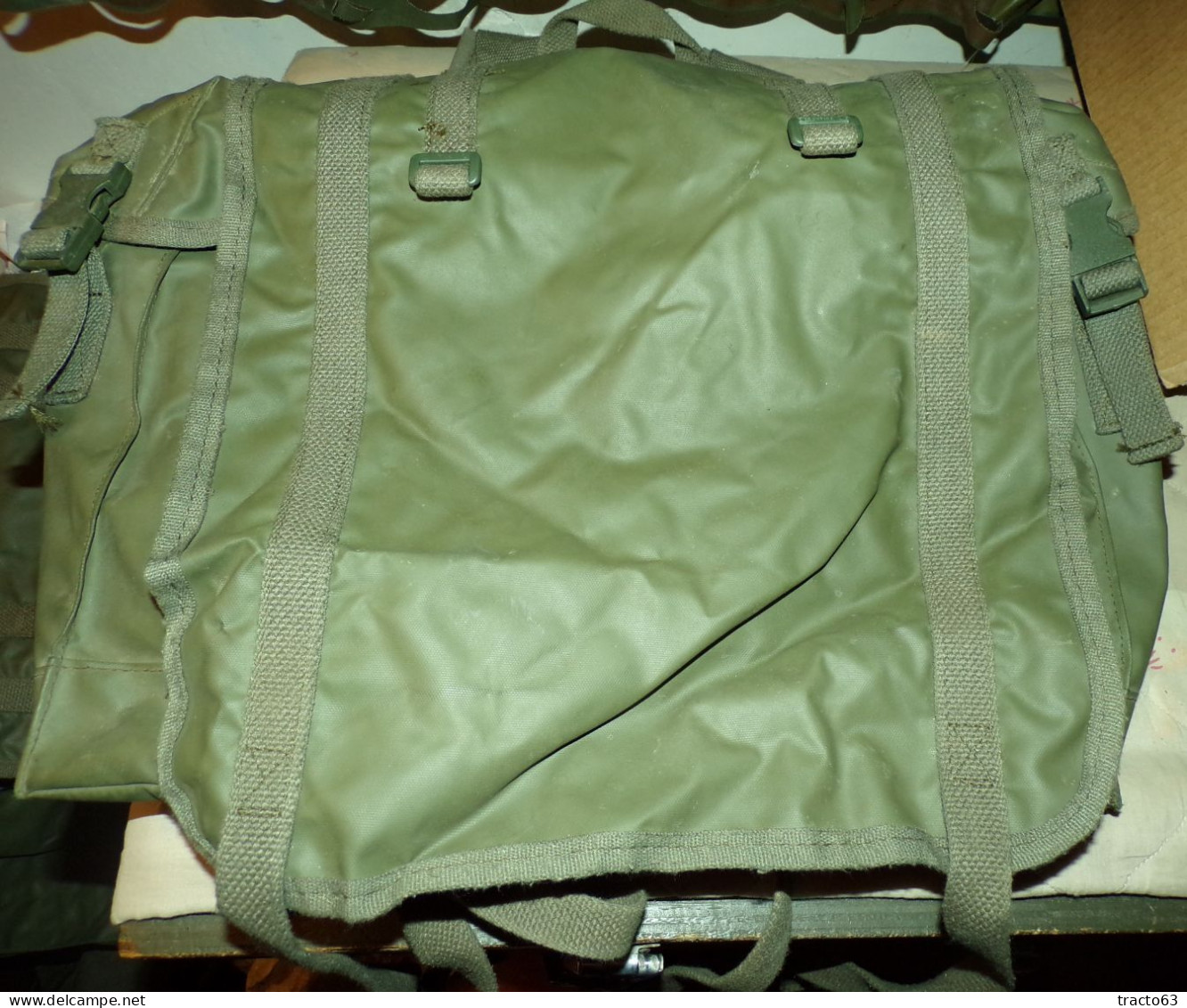 MUSETTE MILITAIRE F1 DE L'ARMEE FRANCAISE N°3 MARQUAGE STAGE DE SURVIE, SANGLE POUR LE PORT EN SAC A DOS  , OCCASION ETA - Equipement