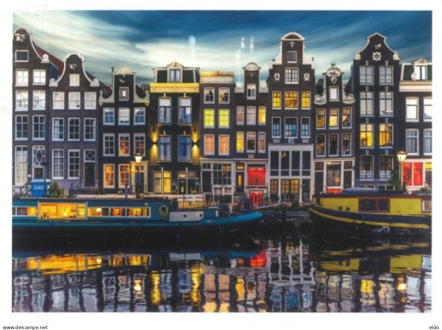 NEDERLANDS - 2023 - POSTCARD OF AMSTERDAM WITH STAMPS TO DUBAI. - Storia Postale