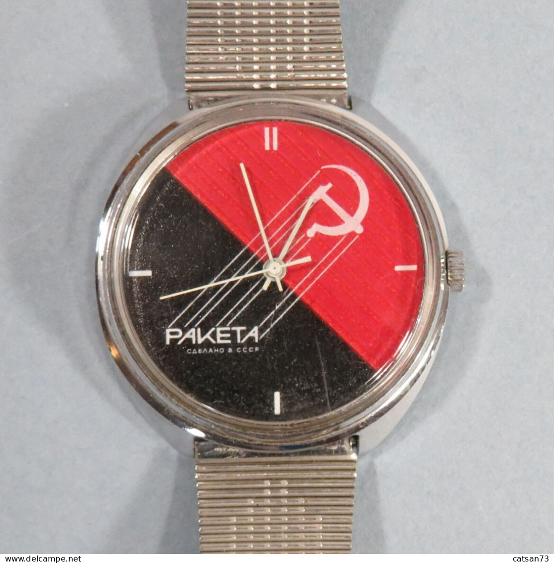 MONTRE MECANIQUE VINTAGE RUSSE RAKETA FUSEE DE L'IRSS FAUCILLE ET MARTEAU  BON ETAT DE FONCTIONNEMENT, BRACELET METALIQU - Antike Uhren