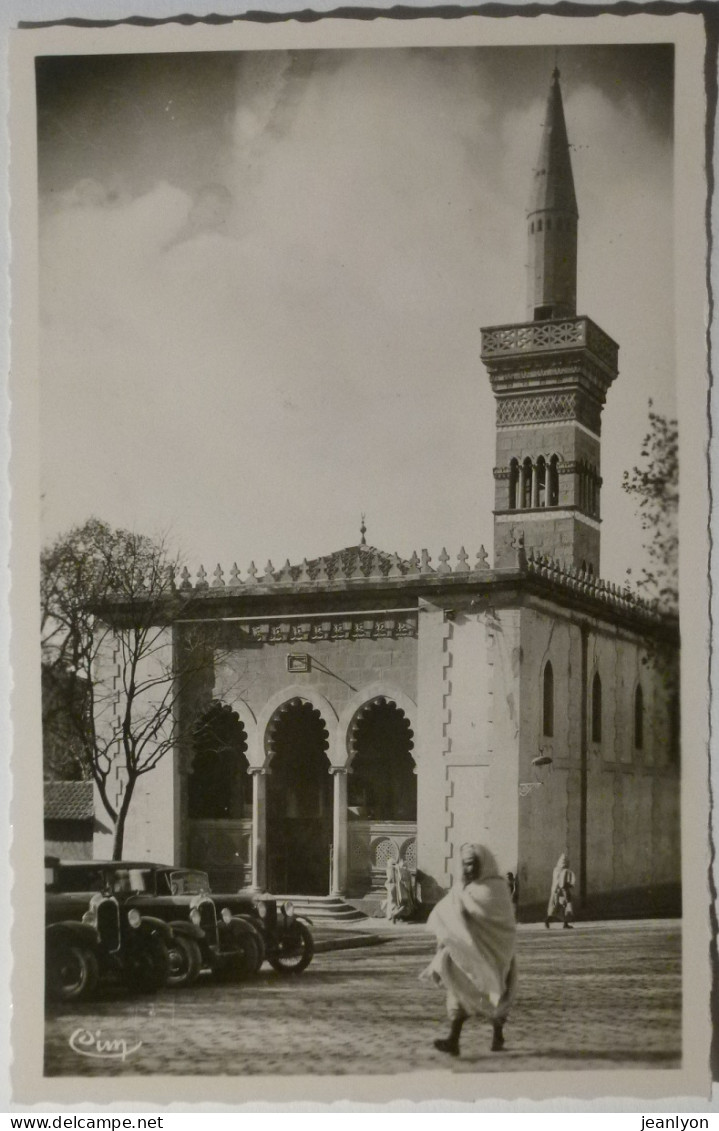 SETIF (ALGERIE) - Mosquée / Voiture Ancienne Garée - Sétif