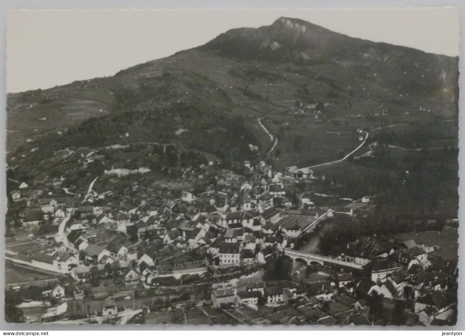 LES ECHELLES (73/Savoie) - Vue Sur Le Village Et Le Mont Beauvoir - Les Echelles