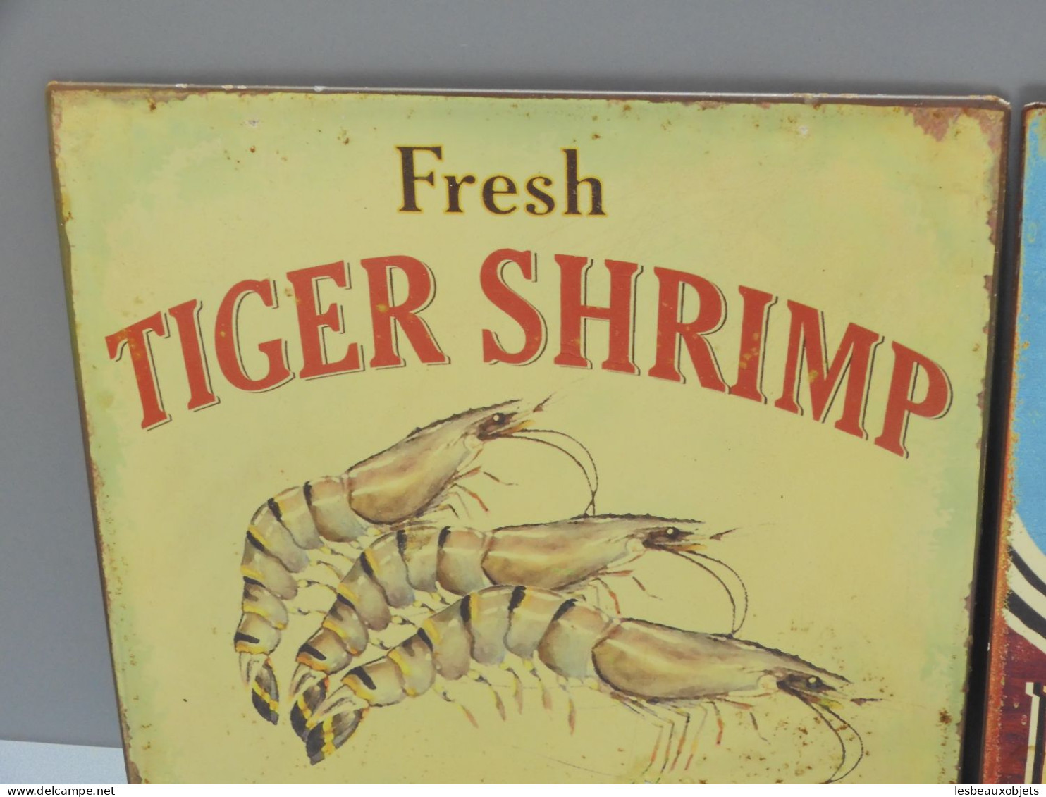 - 2 PLAQUES METAL DECORATIVES XXe HAMBURGERS & FRESH TIGER SHRIMP Déco Murs    E - Affiches