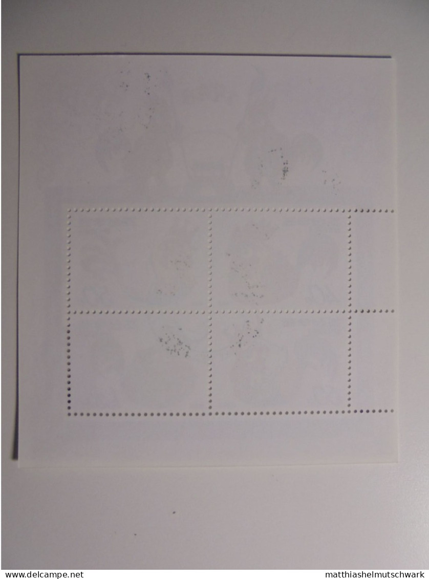 4 Kleinbögen: Korea/1992 Naturjahr des Hahns 2 verschiedene Kleinbogen