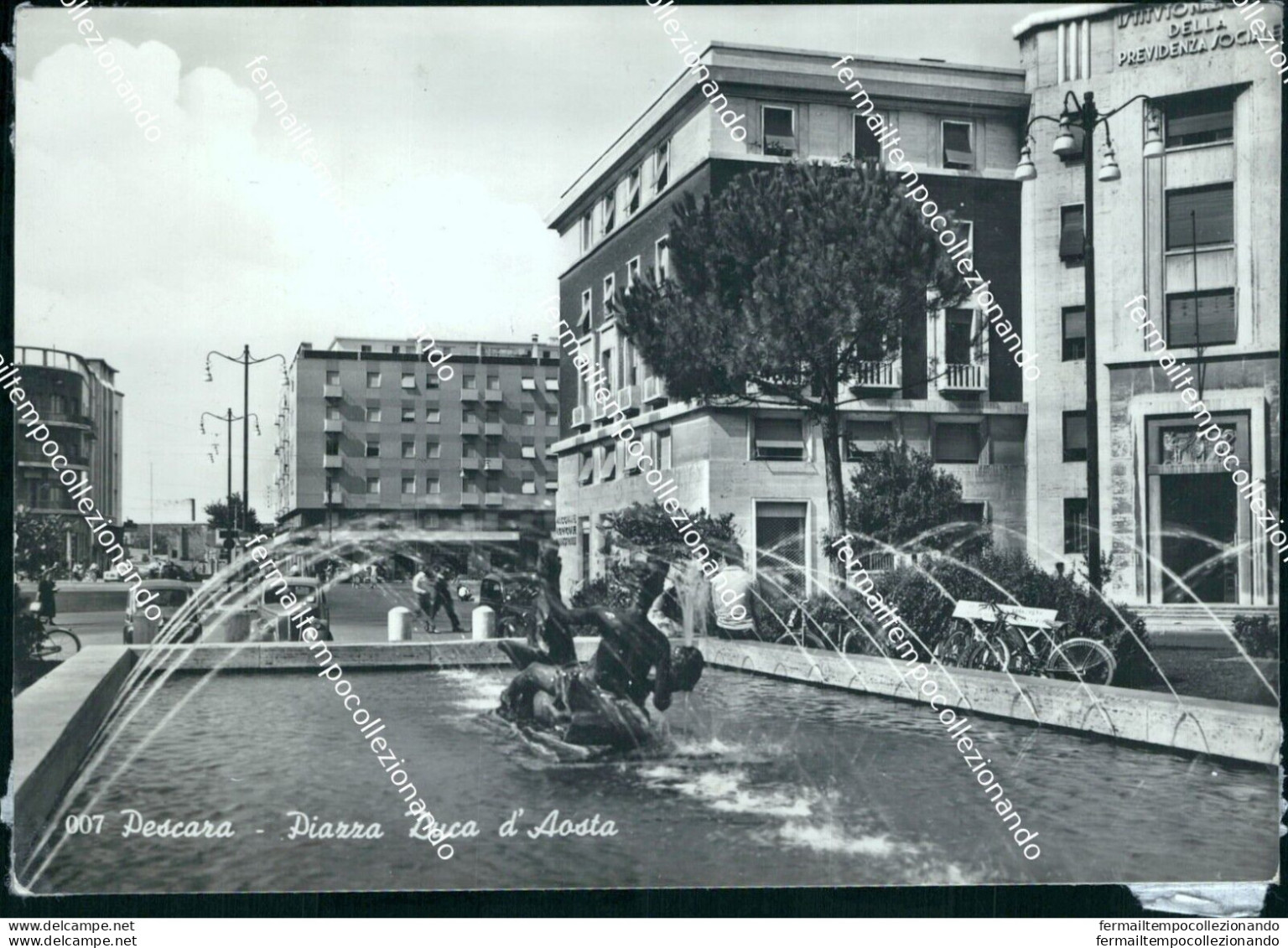 Cg406 Cartolina Pescara Citta' Piazza Duca D'aosta Vedi Retro - Pescara