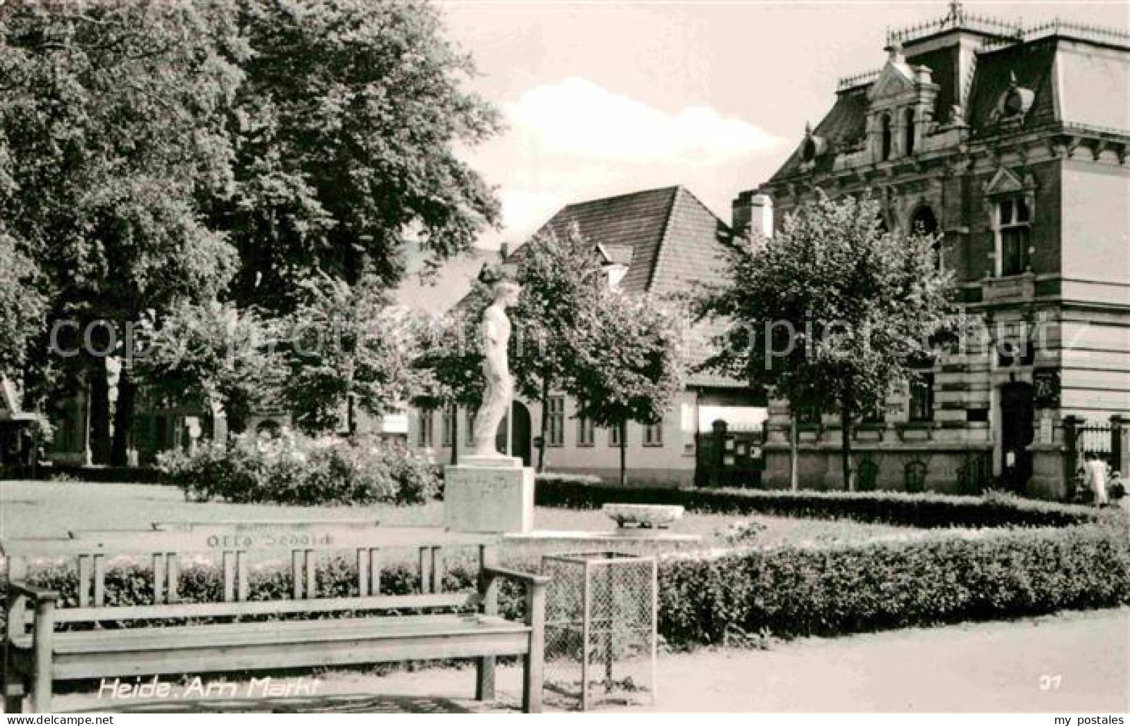 72890372 Heide Dithmarschen Partie Am Markt Denkmal Statue Heide Dithmarschen - Heide