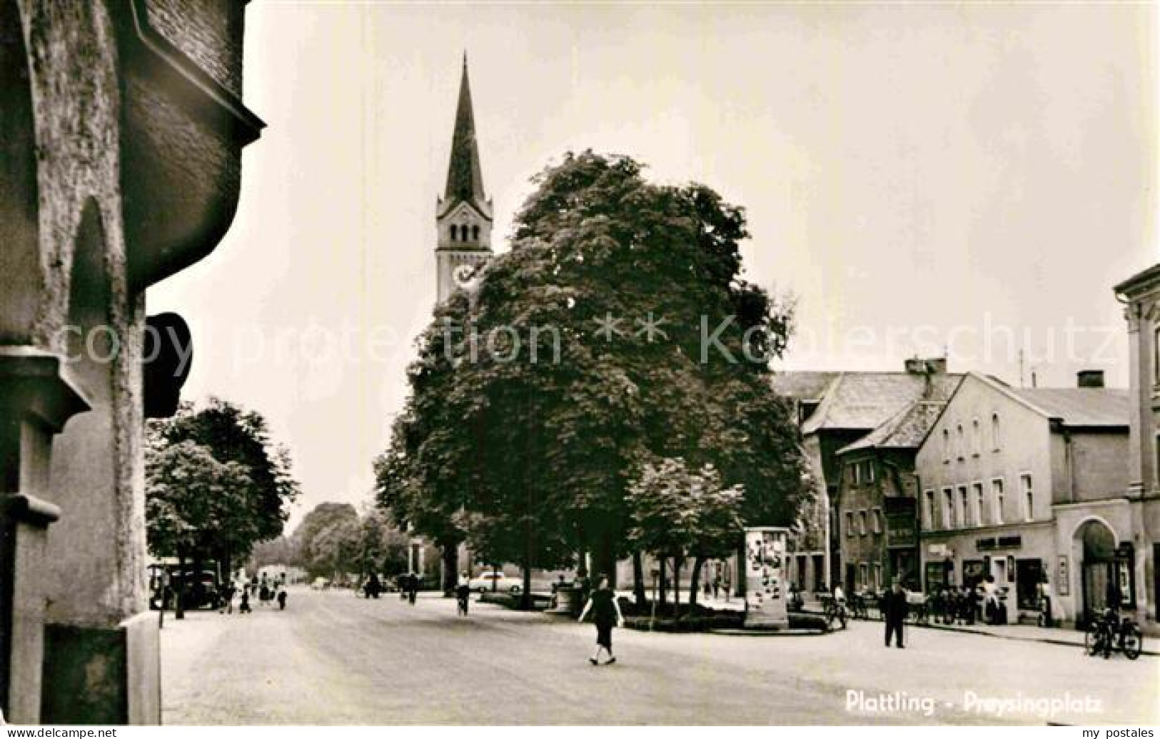 72886372 Plattling Isar Bayern Preysingplatz Kirchturm Plattling - Plattling