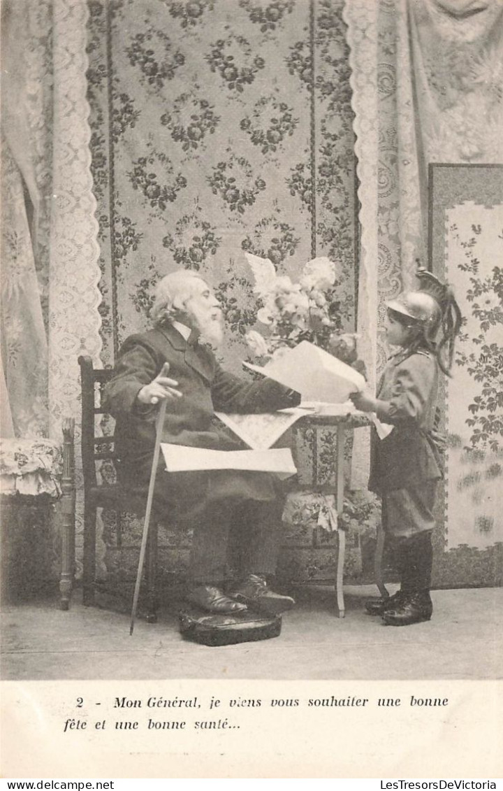 ENFANTS - Un Enfant Et Son Grand Père - Le Petit Fils Du Général - Carte Postale Ancienne - Ritratti