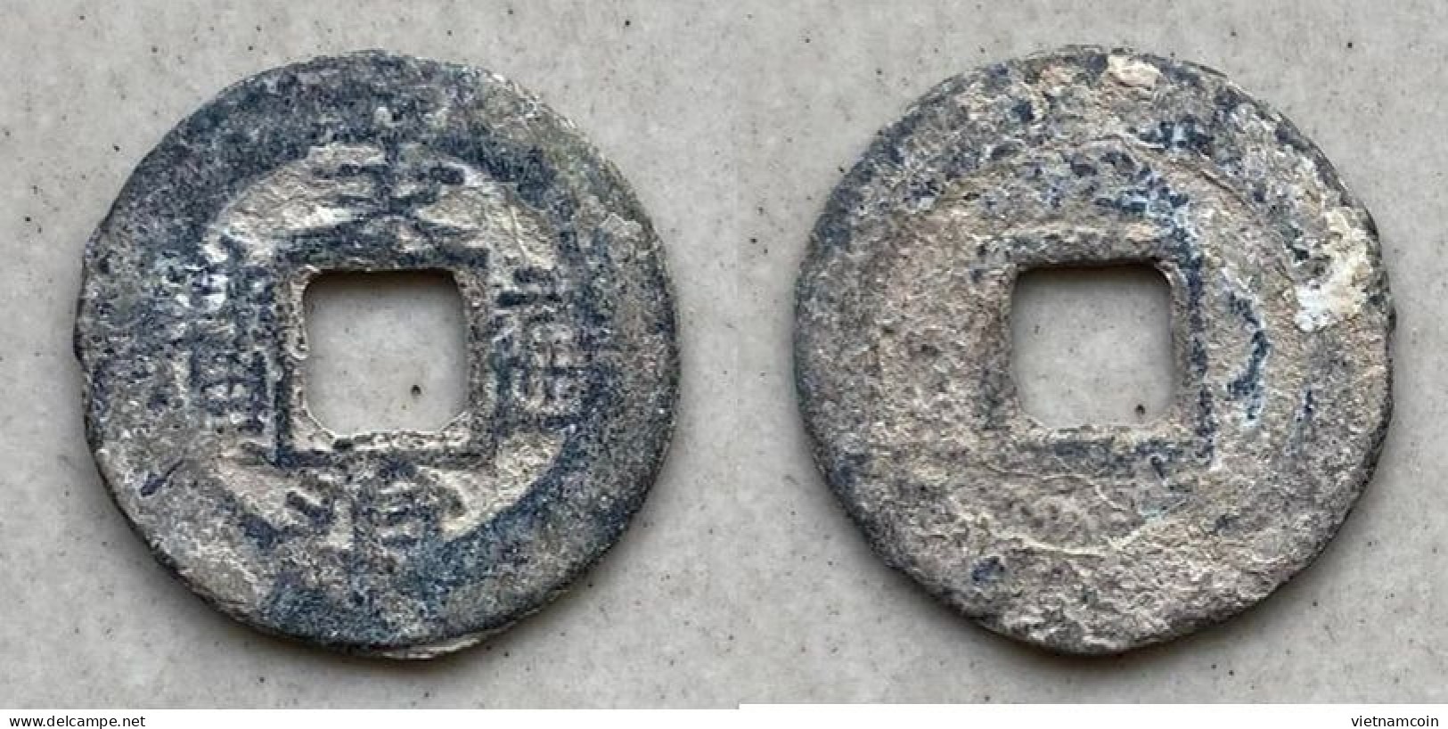 Ancient Annam Coin Vinh Tri Thong Bao (zinc Coin) Le Kings Under The Trinh 1740-1776 - Viêt-Nam